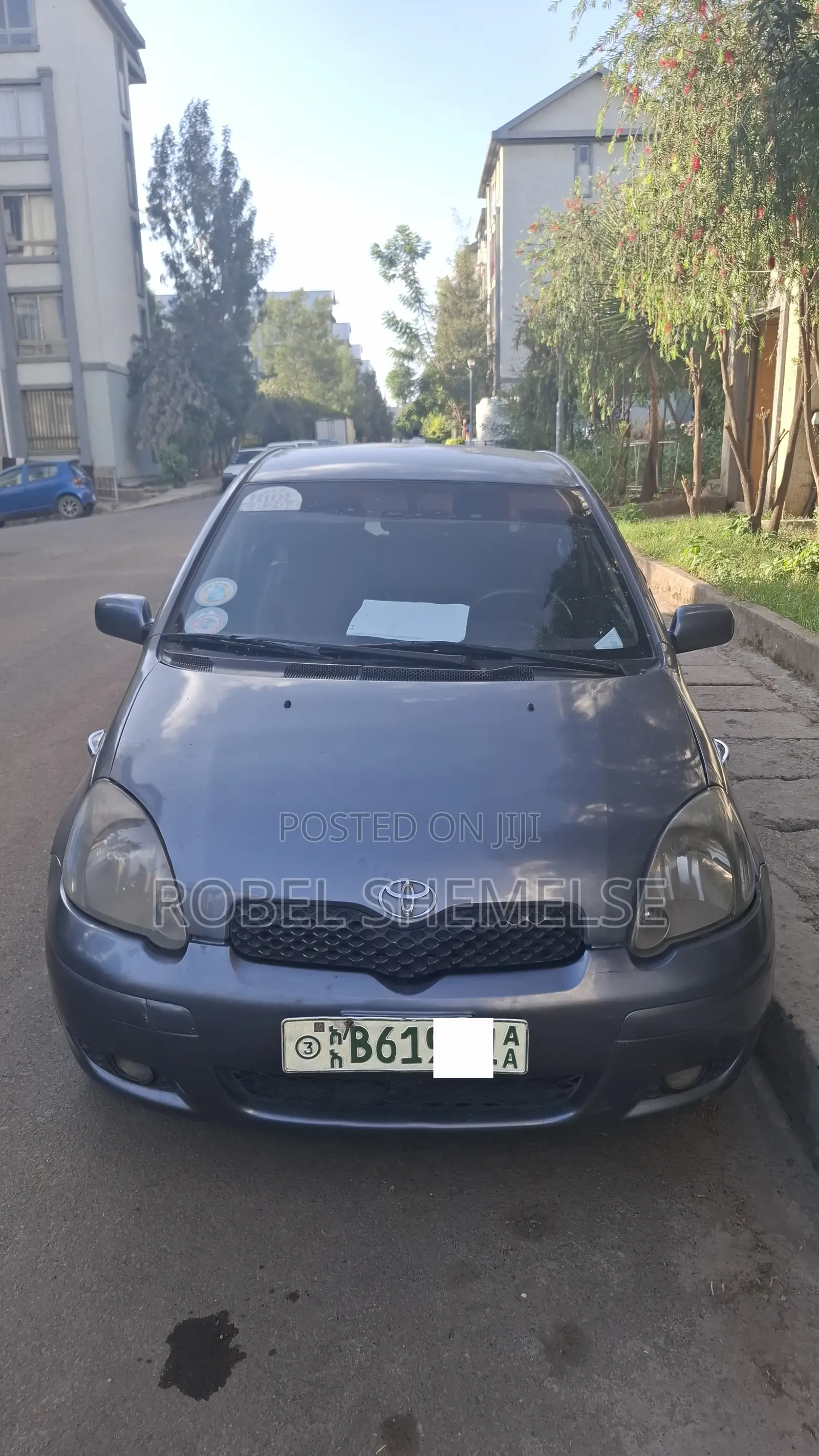 Toyota Vitz 2005 Gray