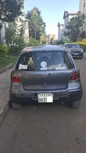 Toyota Vitz 2005 Gray
