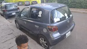 Toyota Vitz 2005 Gray