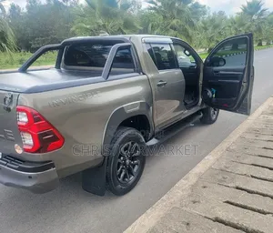 Toyota Hilux 2022 Gray