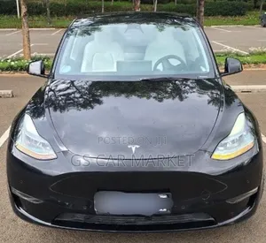 Tesla Model Y 2023 Gray