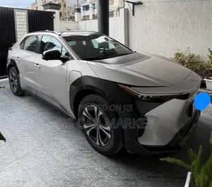 Toyota bZ4X 2023 Silver
