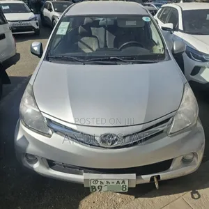 Toyota Avanza 2013 Orange
