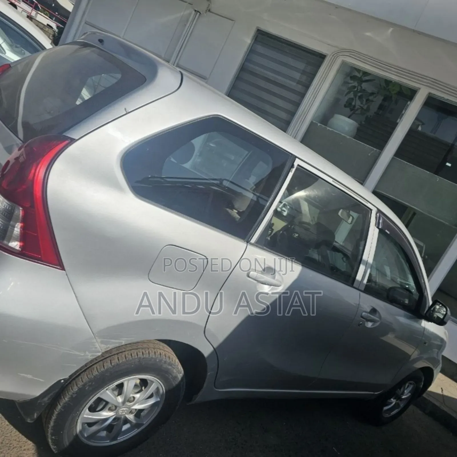 Toyota Avanza 2013 Orange