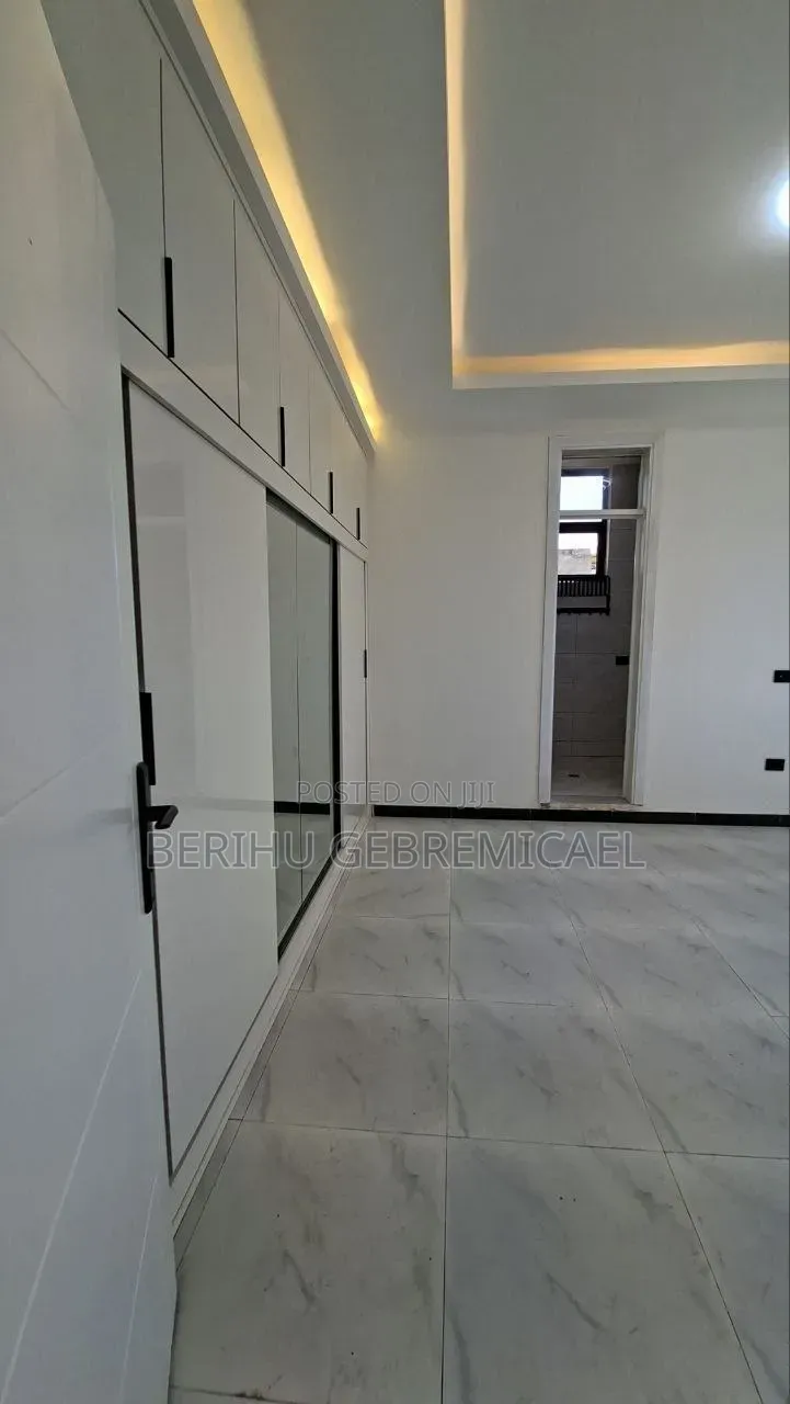 2bdrm Apartment in ኣዲሱ ገበያ, Gullele for rent