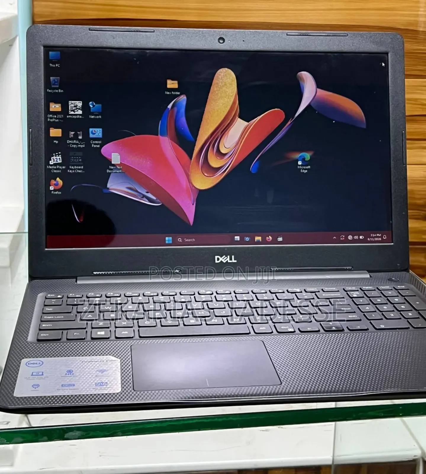 New Laptop Dell Inspiron 15 8GB Intel Core i7 SSD 256GB