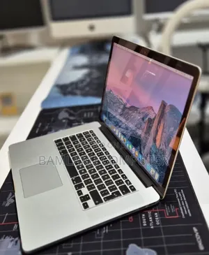 New Laptop Apple MacBook Pro 2015 16GB Intel Core i7 SSD 256GB