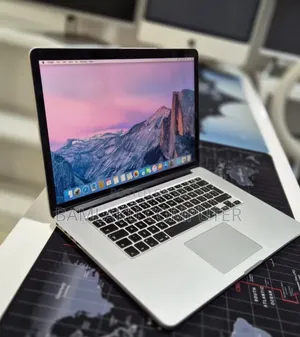 New Laptop Apple MacBook Pro 2015 16GB Intel Core i7 SSD 256GB