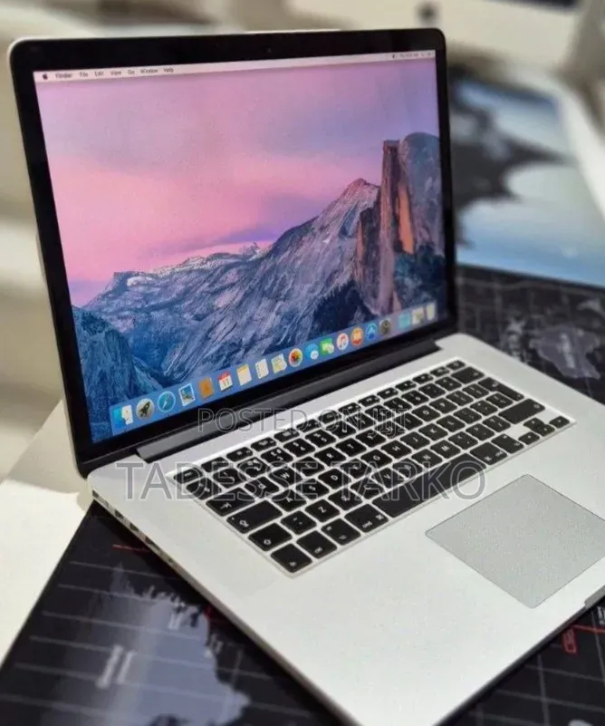 New Laptop Apple MacBook Pro 2015 16GB Intel Core i7 SSD 256GB