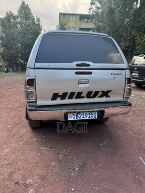 Toyota Hilux 2010 Silver