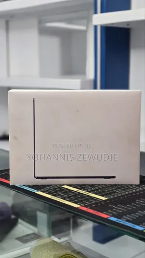 New Laptop Apple MacBook Air 2025 M4 16GB Apple M4 SSD 256GB