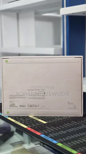 New Laptop Apple MacBook Air 2025 M4 16GB Apple M4 SSD 256GB