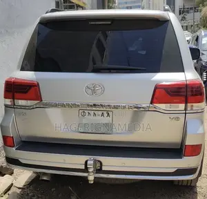 Toyota Land Cruiser 2019 White