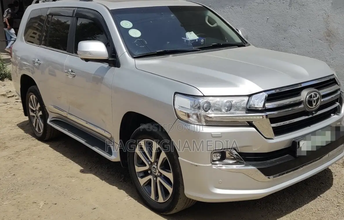 Toyota Land Cruiser 2019 White