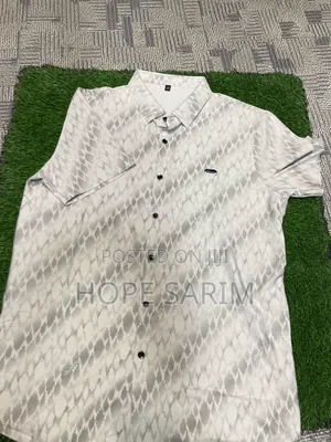 Grey White Pshort-Sleeve Casual Shirt
•