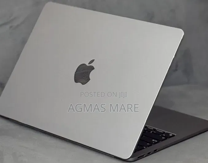 New Laptop Apple MacBook Air 2022 M2 8GB Apple M2 SSD 256GB