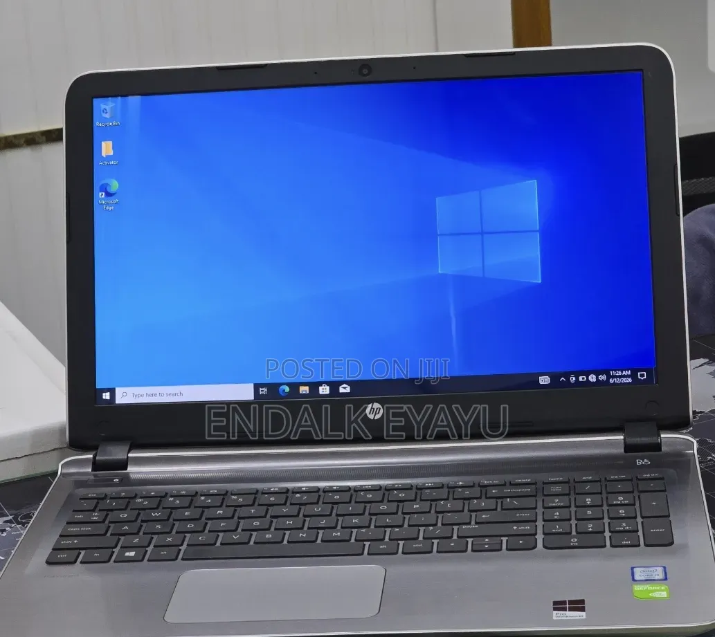 New Laptop HP Pavilion 15 8GB Intel Core i5 HDD 1T