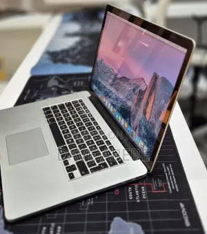 New Laptop Apple MacBook Pro 2015 16GB Intel Core i7 SSD 256GB