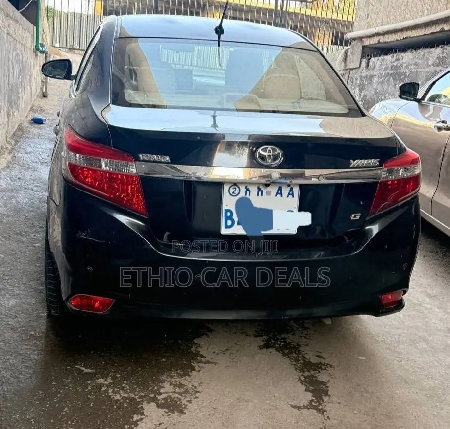 Toyota Yaris 2015 Black