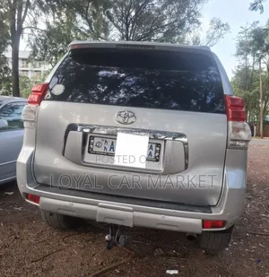 Toyota Land Cruiser Prado 2012 Gray