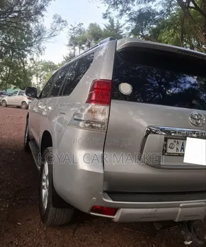 Toyota Land Cruiser Prado 2012 Gray