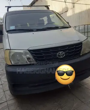 Toyota HiAce 220 2007 White