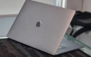 New Laptop Apple MacBook Pro 2018 32GB Intel Core i7 SSD 1T