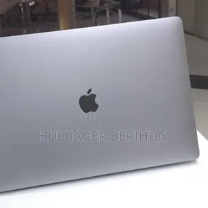 New Laptop Apple MacBook Pro 2017 16GB Intel Core i7 SSD 512GB
