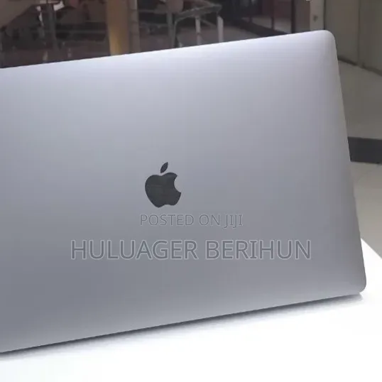 New Laptop Apple MacBook Pro 2017 16GB Intel Core i7 SSD 512GB