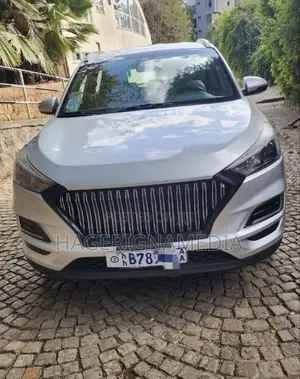 Hyundai Tucson 2022 Silver