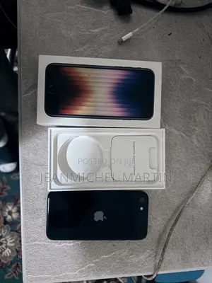 Apple iPhone SE (2022) 64 GB Black