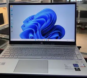 New Laptop HP 14-dq1025cl 16GB Intel Core i7 SSD 512GB