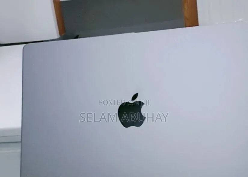 New Laptop Apple MacBook Pro 2021 M1 16GB Apple M1 Pro SSD 1T