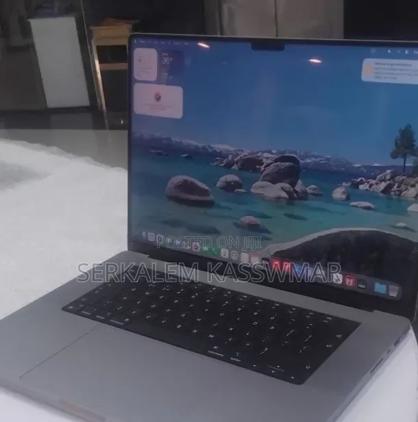 New Laptop Apple MacBook Pro 32GB Apple M1 SSD 1T