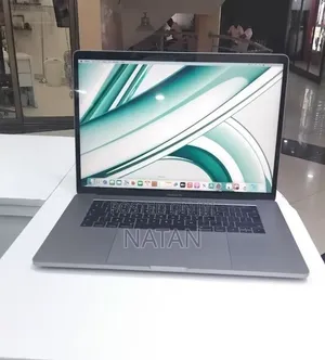 New Laptop Apple MacBook Pro 2017 16GB Intel Core i7 SSD 512GB