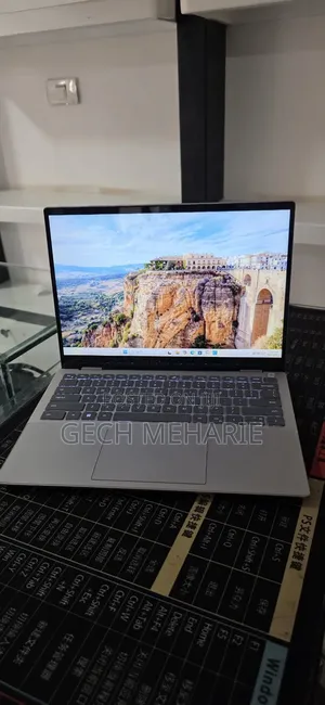 New Laptop Dell Inspiron 14 7440 2-in-1 16GB Intel Core i7 SSD 512GB