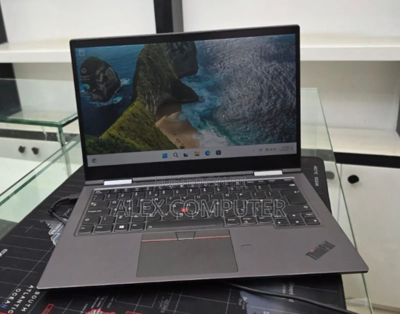 New Laptop Lenovo ThinkPad X1 Yoga 16GB Intel Core i5 SSD 512GB