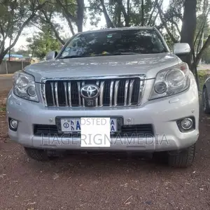 Toyota Land Cruiser Prado 2012 Silver