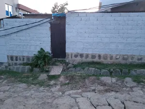 Furnished 2bdrm House in Yeka for sale