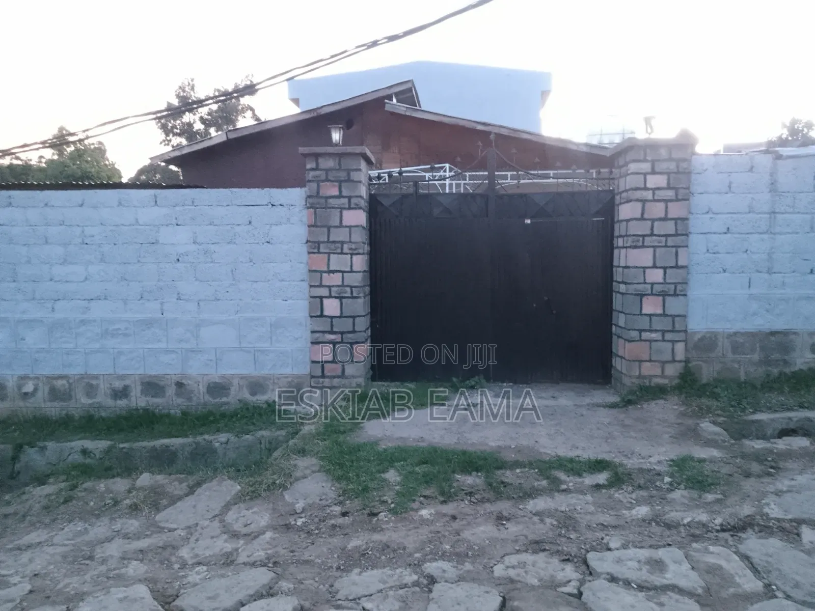 Furnished 2bdrm House in Yeka for sale