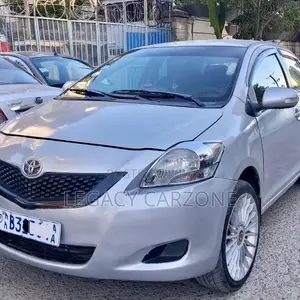 Toyota Yaris 2010 Silver