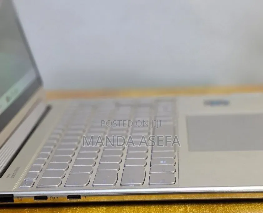 New Laptop Lenovo Yoga 9i 16GB Intel Core i7 SSD 512GB
