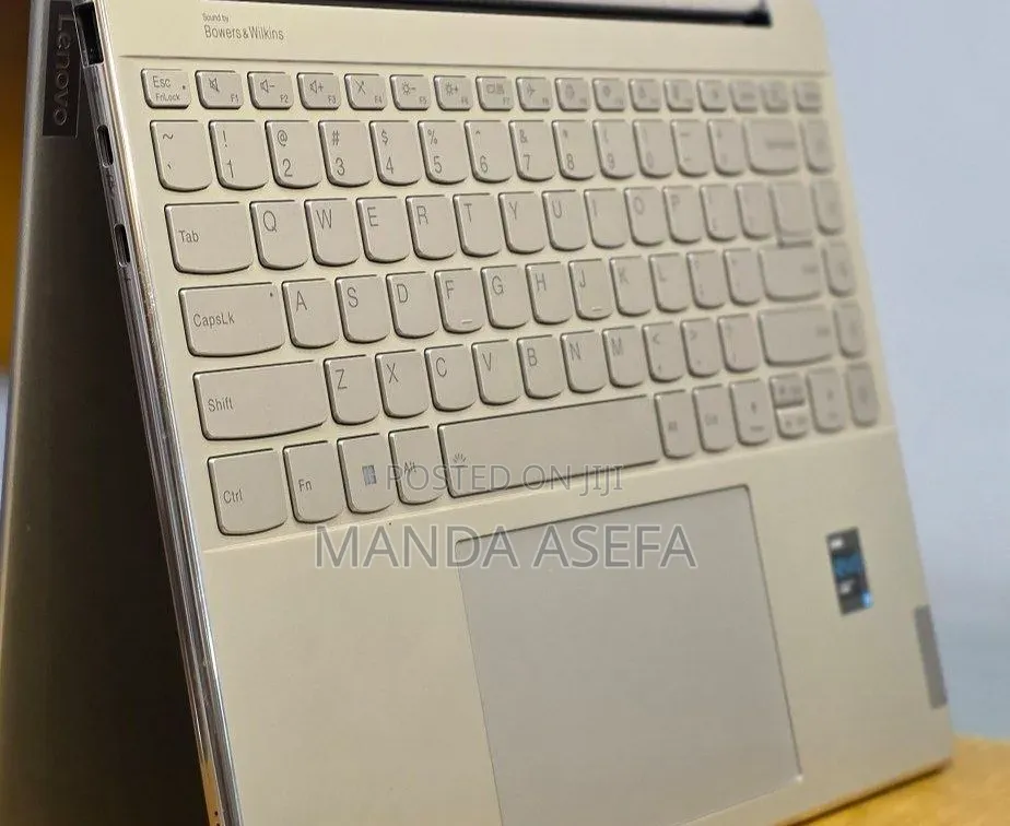 New Laptop Lenovo Yoga 9i 16GB Intel Core i7 SSD 512GB