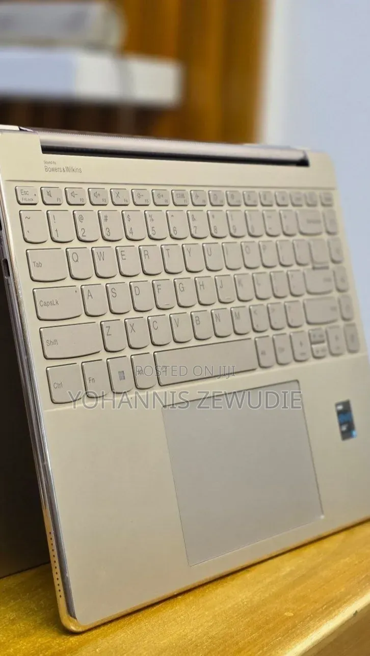 New Laptop Lenovo Yoga 9i 16GB Intel Core i7 SSD 512GB