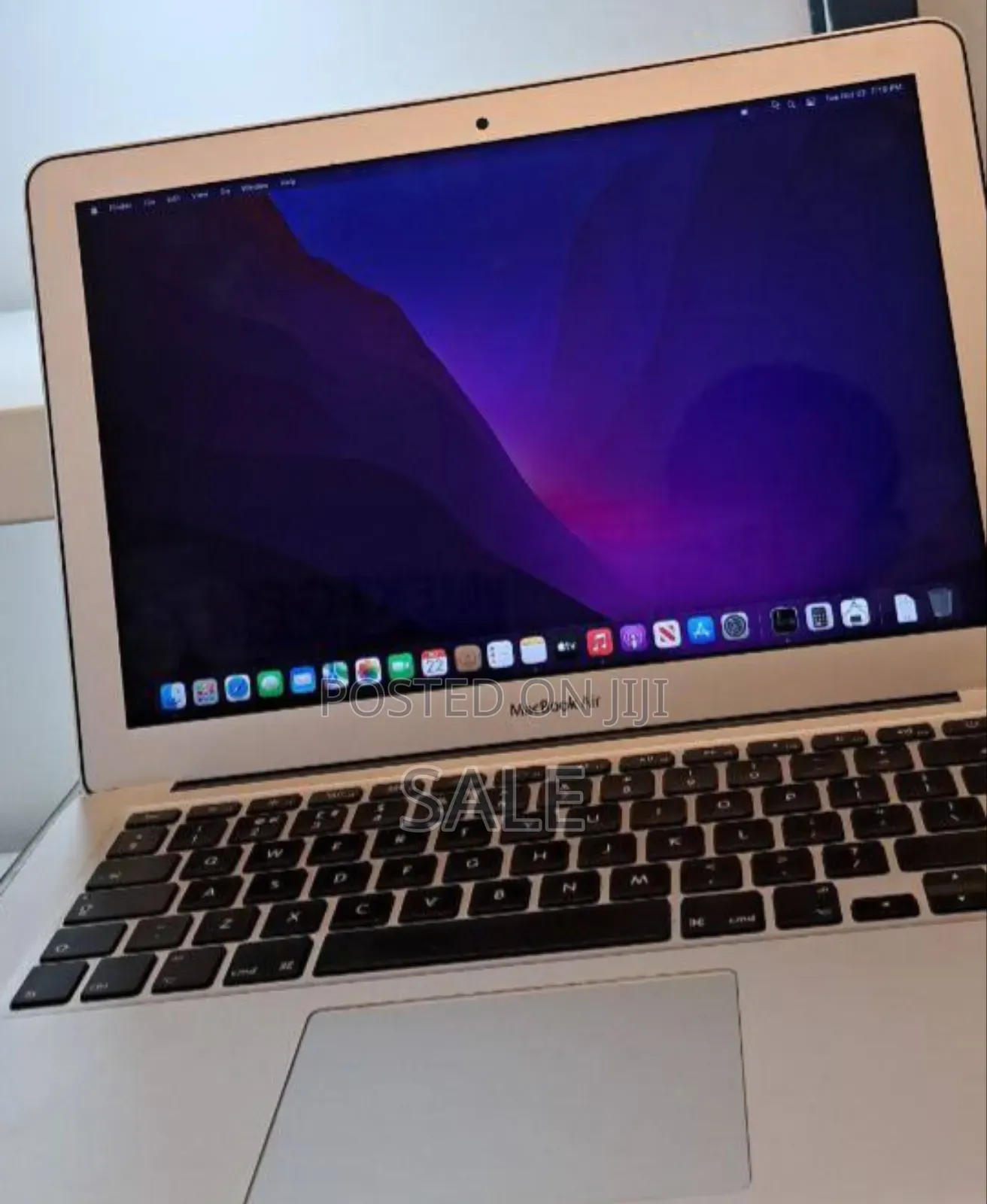 New Laptop Apple MacBook Pro 2017 8GB Intel Core i5 SSD 256GB