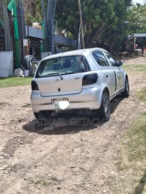 Toyota Vitz 2001 Silver