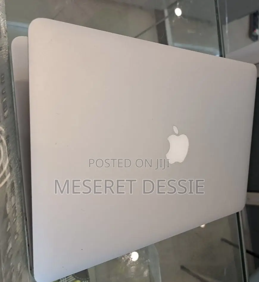 New Laptop Apple MacBook Pro 2017 8GB Intel Core i5 SSD 128GB