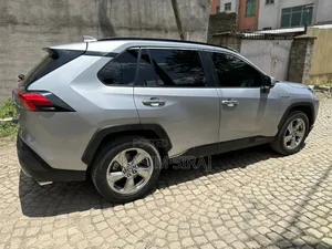 Toyota RAV4 2020 Silver