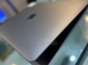 New Laptop Apple MacBook Pro 2021 M1 8GB Apple M1 SSD 256GB