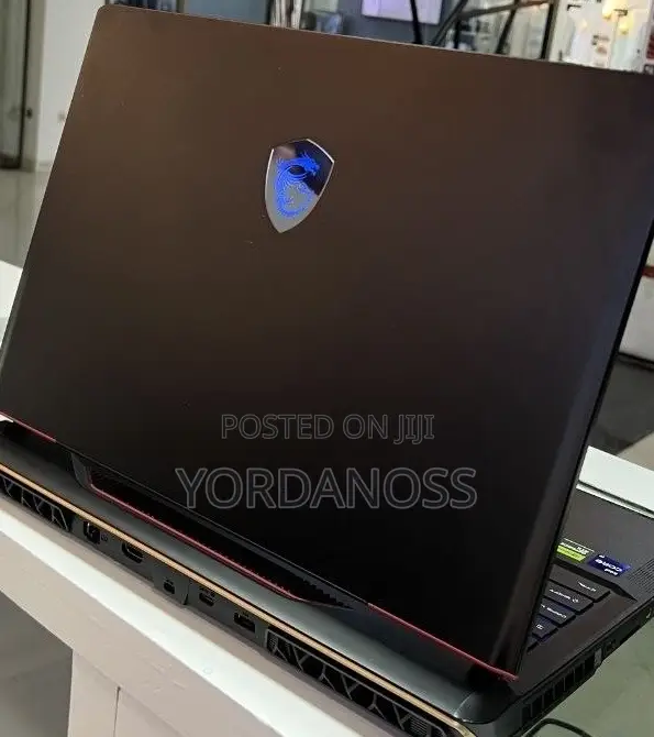 New Laptop MSI Raider 18 HX AI A2XW 32GB Intel Core i9 SSD 1T